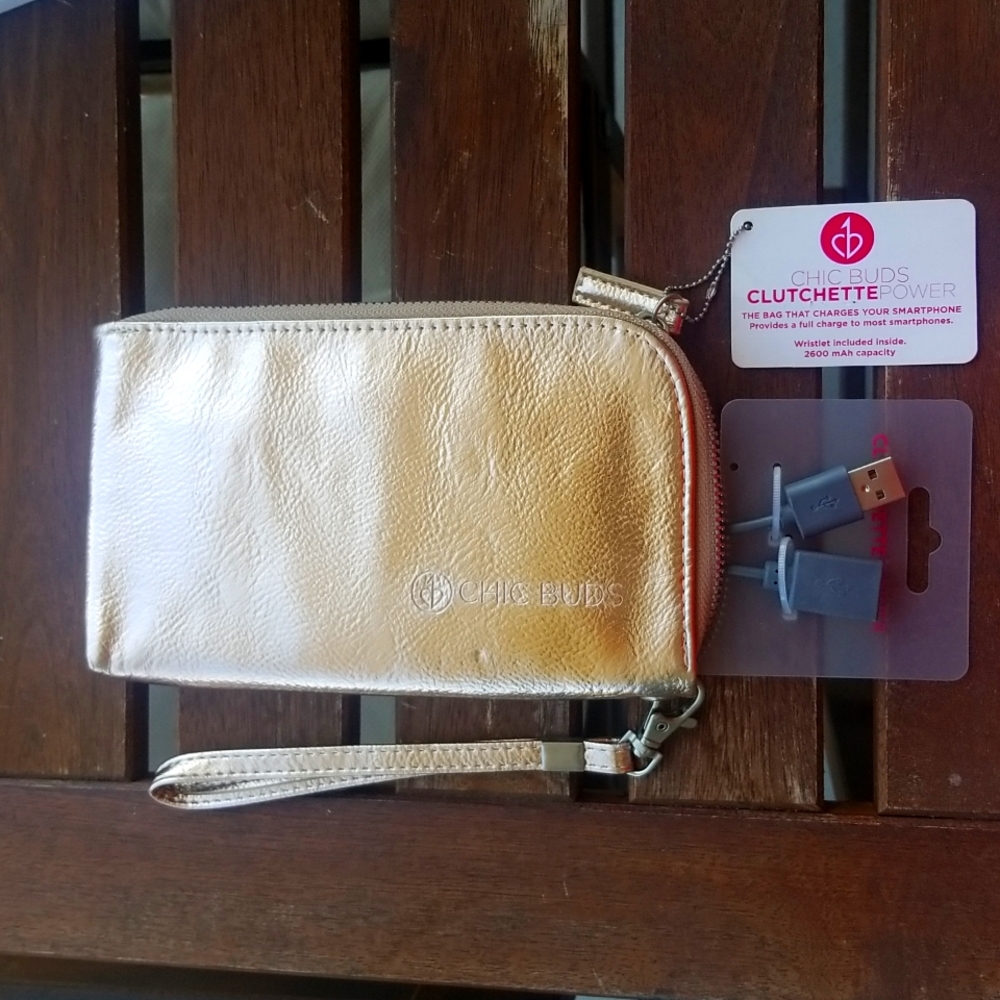 Chic Buds Clutchette Power (Wristlet)